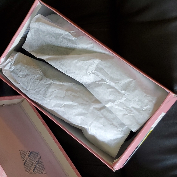 NWT Aetrex Leather Classic Low Pump 10W, Black - Picture 3 of 16